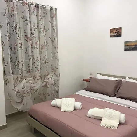 Gold House Aparthotel