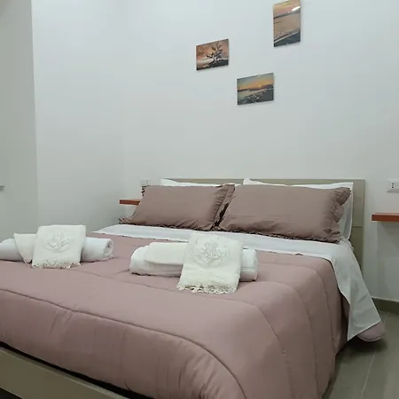 Gold House Ξενοδοχείο με διαμερίσματα 3*