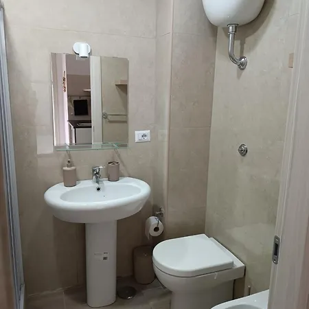 Ξενοδοχείο με διαμερίσματα Gold House 3*