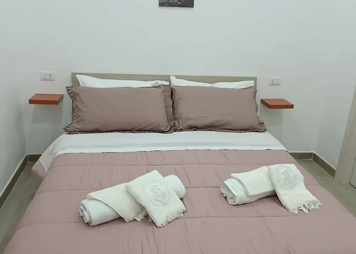 Gold House 3* Неаполь