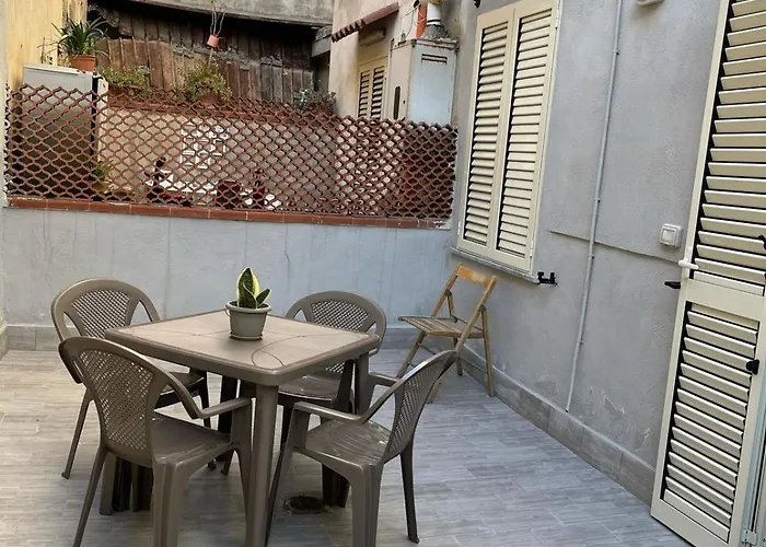 Апарт-отель Gold House